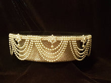 Load image into Gallery viewer, Pearl Drape Wedding Cake Stand, Crystal & Pearl Wedding Cake Display, Vintage Cake Riser bridal and Special Event Gatsby Vintage Cake holder