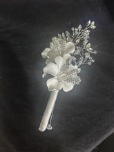 Load image into Gallery viewer, Crecsent Pearl & Lily bouquet : Crystal Rhinestone Bridal flowers