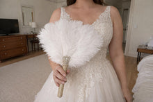 Load image into Gallery viewer, Ostrich Feather Fan – Gatsby Wedding Bouquet Alternative