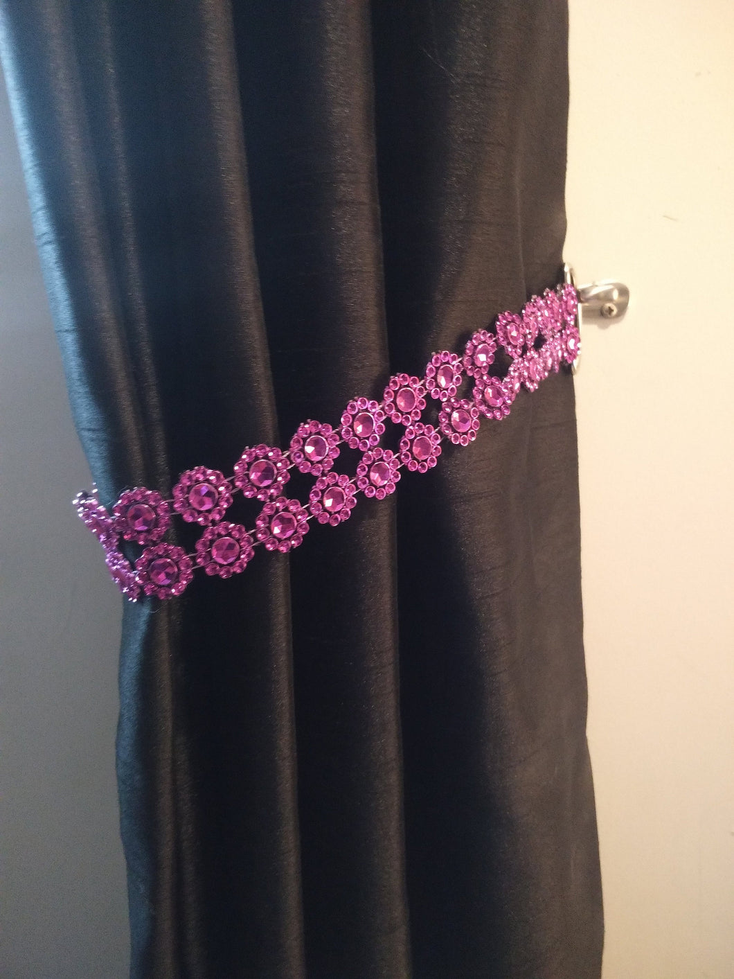 Pair (x2) Of Diamante flower Effect Crystal tie backs / hold Backs for Curtains & Voiles by Crystal wedding uk