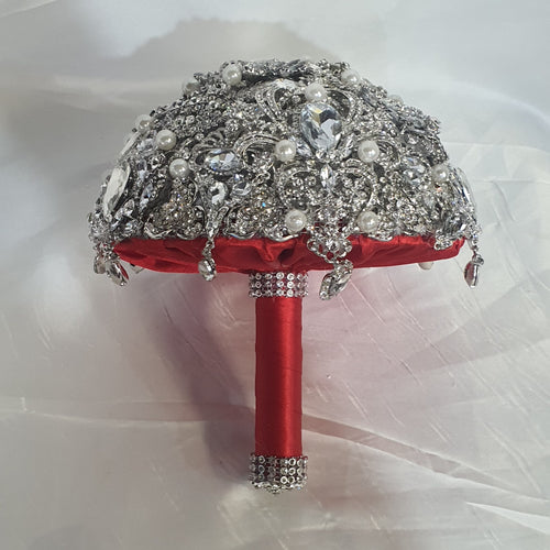Brooch bouquet, jewel bouquet, Full jeweled bouquets. by Crystal wedding uk