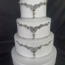 Load image into Gallery viewer, Crystal cake jewellery, Brooch ake decoration, rhinestone cake jewellery, -
