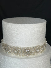 Load image into Gallery viewer, Luxury sparkling pearl rhinestone embellishment chain trimming 1 yard, by Crystal Wedding UK
