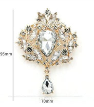 Load image into Gallery viewer, Feather cake topper 1920's rhinestone cake decor Great Gatsby rhinestone brooch cake topper. by Crystal wedding uk
