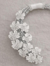 Load image into Gallery viewer, Wedding bouquet Bridal Bouquet Rhinestone Lily Flower, Floral Crystal wedding flowers
