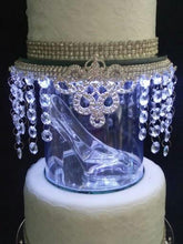 Load image into Gallery viewer, Glass Shoe Wedding Cake Stand – Crystal Glass Slipper Cake Display, Elegant Bridal Cake Stand, Luxury Wedding Dessert Display

