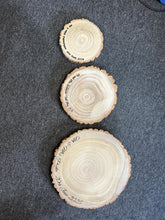 Load image into Gallery viewer, Personalized Wood Slice Cake Stand, Engraved Rustic Wedding Display stand, Personalised Engraved log Slice, Engagement Dessert Display Board
