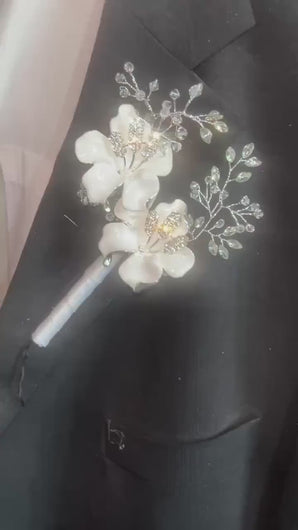 White Flower Rhinestone Wedding Boutonniere: Silver Ribbon Stem