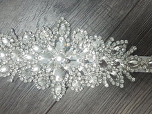 Load image into Gallery viewer, Vintage style Bridal Flapper headpiece fascinator ,1920&#39;s rhinestone Headpiece, The Great Gatsby rhinestone brooch, hair tie
