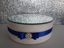 Load image into Gallery viewer, Pearl cake stand, cake holder with  any colour and Pearl brooch
