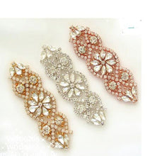 Load image into Gallery viewer, Vintage Glam hair comb, Art Deco, Crystal rhinestone  hairpiece,  Great Gatsby.
