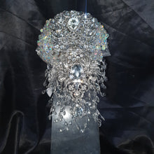 Load image into Gallery viewer, Crystal brooch bouquet
