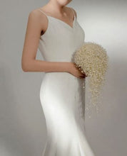 Load image into Gallery viewer, Pearl cascade bouquet , white pearls, ivory pearls by Crystal wedding uk
